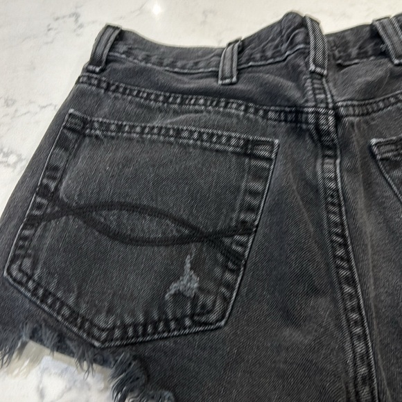 Abercrombie & Fitch black distressed shorts size 2/ w26 - Picture 6 of 9